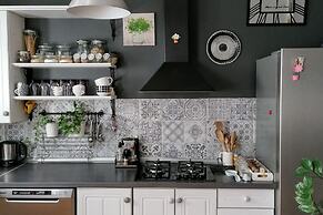 Cozy Home With Private Garden