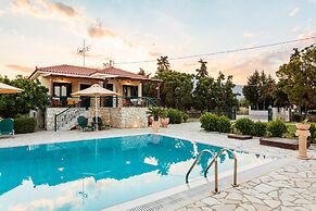 Astros Poolside Home -Enchanting Sunsets