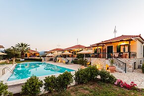 Astros Poolside Home -Enchanting Sunsets