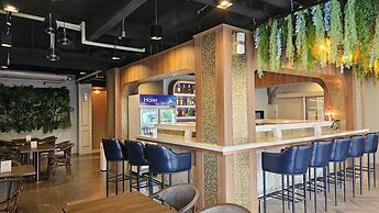 Montree Phuket Hotel