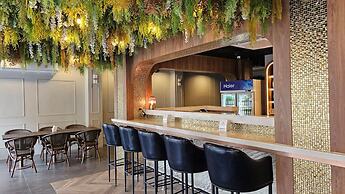 Montree Phuket Hotel