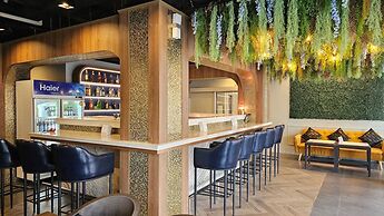 Montree Phuket Hotel