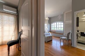 Serene Seaside Bliss - Lush & Secluded Garden Oasis