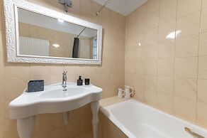 Serene Seaside Bliss - Lush & Secluded Garden Oasis