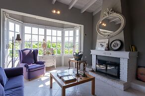 Serene Seaside Bliss - Lush & Secluded Garden Oasis