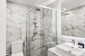 WYZ Athens Apartments by UPSTREET