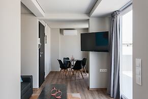 WYZ Athens Apartments by UPSTREET