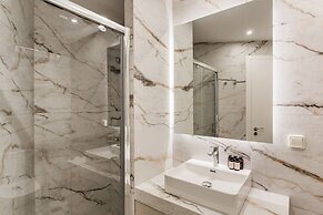 WYZ Athens Apartments by UPSTREET