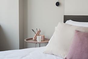 WYZ Athens Apartments by UPSTREET