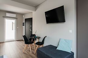 WYZ Athens Apartments by UPSTREET