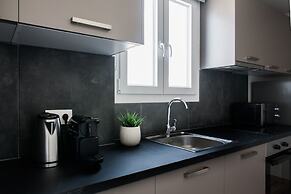 WYZ Athens Apartments by UPSTREET