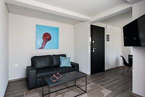 WYZ Athens Apartments by UPSTREET