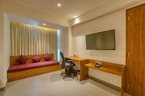 Lilac Hotel 5th Block