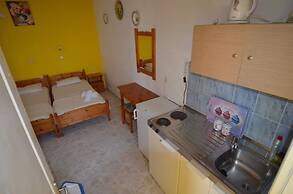 Marianthi Studios Stegna