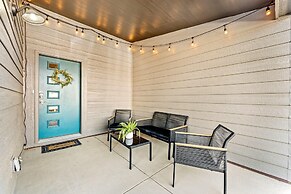 First Class Stylish Townhome near Old Town!
