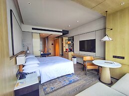 Courtyard by Marriott Luoyang