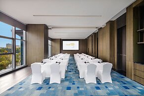 Courtyard by Marriott Luoyang