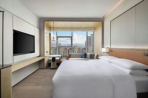 Courtyard by Marriott Luoyang