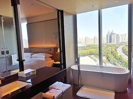 Courtyard by Marriott Luoyang
