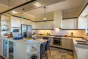 Chania Poolside Resort - Panoramic Seaview Lodging