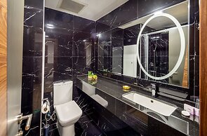 Novel Centre Point Hotel