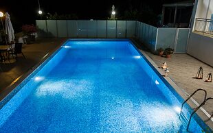 Danai's Secluded Paradise - Azure Coastal Dreams