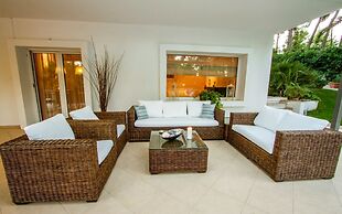 Danai's Secluded Paradise - Azure Coastal Dreams