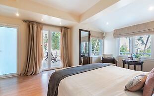 Danai's Secluded Paradise - Azure Coastal Dreams