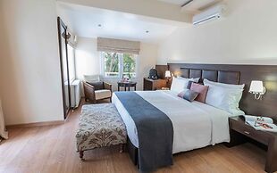 Danai's Secluded Paradise - Azure Coastal Dreams