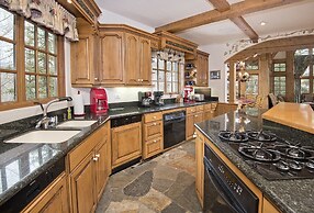 349 Holden Rd. 5 Bedroom Home by RedAwning