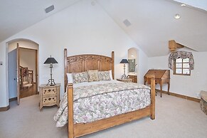 349 Holden Rd. 5 Bedroom Home by RedAwning