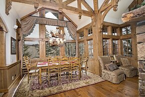 349 Holden Rd. 5 Bedroom Home by RedAwning