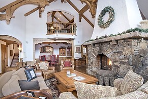 349 Holden Rd. 5 Bedroom Home by RedAwning