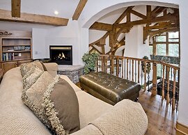 349 Holden Rd. 5 Bedroom Home by RedAwning