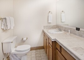 349 Holden Rd. 5 Bedroom Home by RedAwning