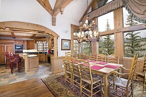 349 Holden Rd. 5 Bedroom Home by RedAwning