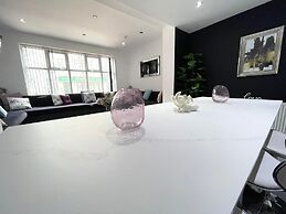 Wellington Suites by Sasco Apartments