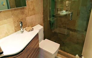 Alexander 702 3 Bedroom Apts by RedAwning