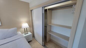 Alexander 702 3 Bedroom Apts by RedAwning