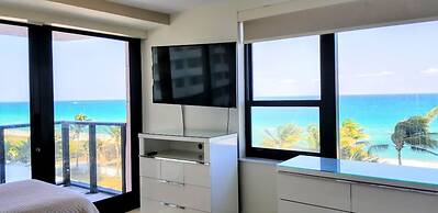 Alexander 702 3 Bedroom Apts by RedAwning