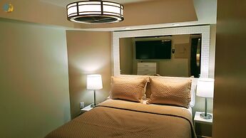 Alexander 702 3 Bedroom Apts by RedAwning