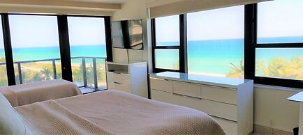 Alexander 702 3 Bedroom Apts by RedAwning