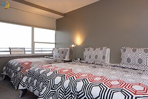 Alexander 1121 3 Bedroom Apts by RedAwning