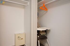 Alexander 1121 3 Bedroom Apts by RedAwning