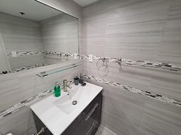 Alexander 1121 3 Bedroom Apts by RedAwning