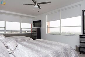 Alexander 1121 3 Bedroom Apts by RedAwning