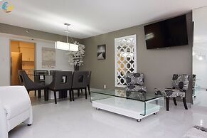 Alexander 1121 3 Bedroom Apts by RedAwning