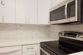 Alexander 1121 3 Bedroom Apts by RedAwning