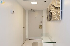 Alexander 1121 3 Bedroom Apts by RedAwning