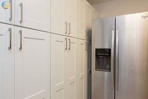 Alexander 1121 3 Bedroom Apts by RedAwning